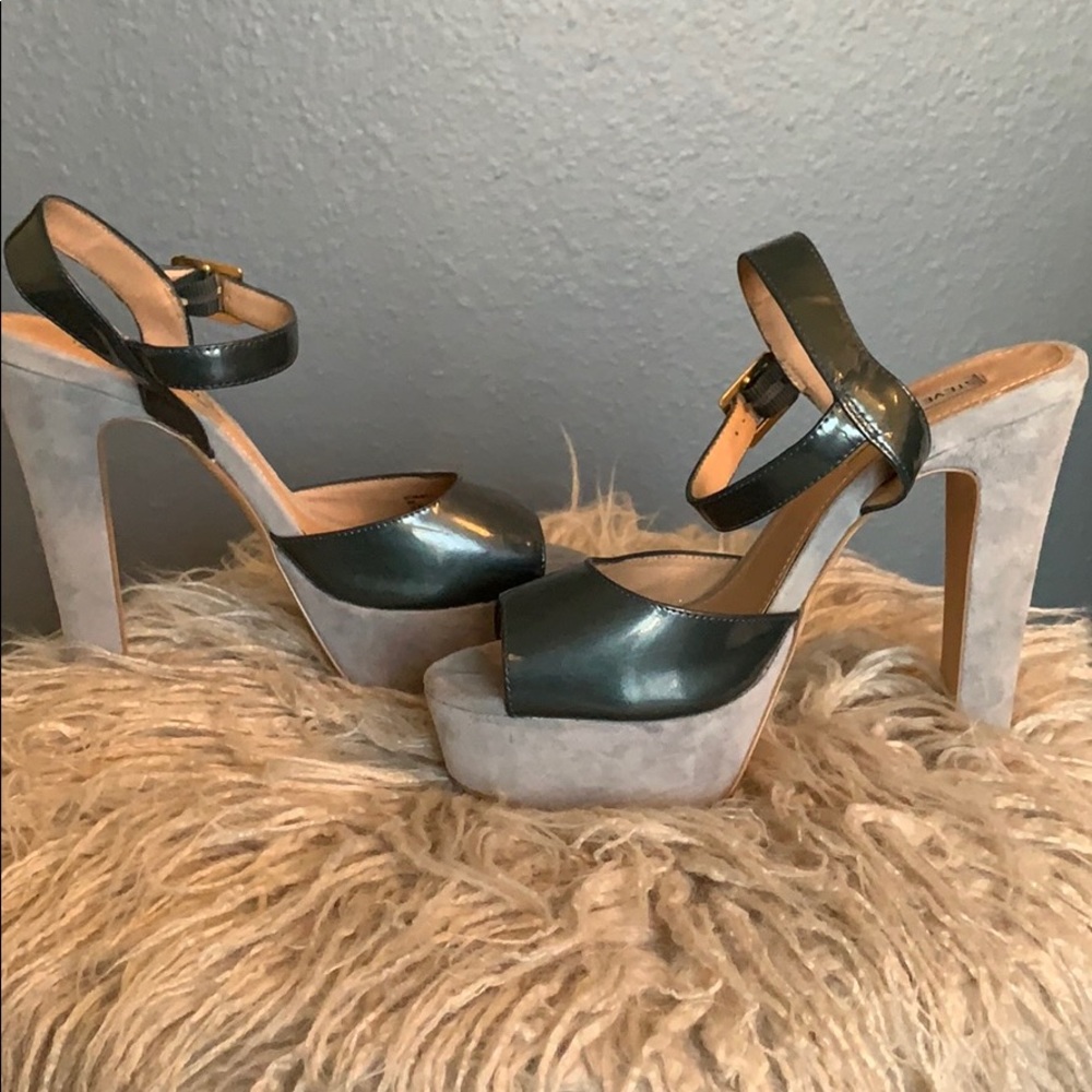 Steve Madden Leather/Patent Leather Platform Heels - Picture 5 of 7